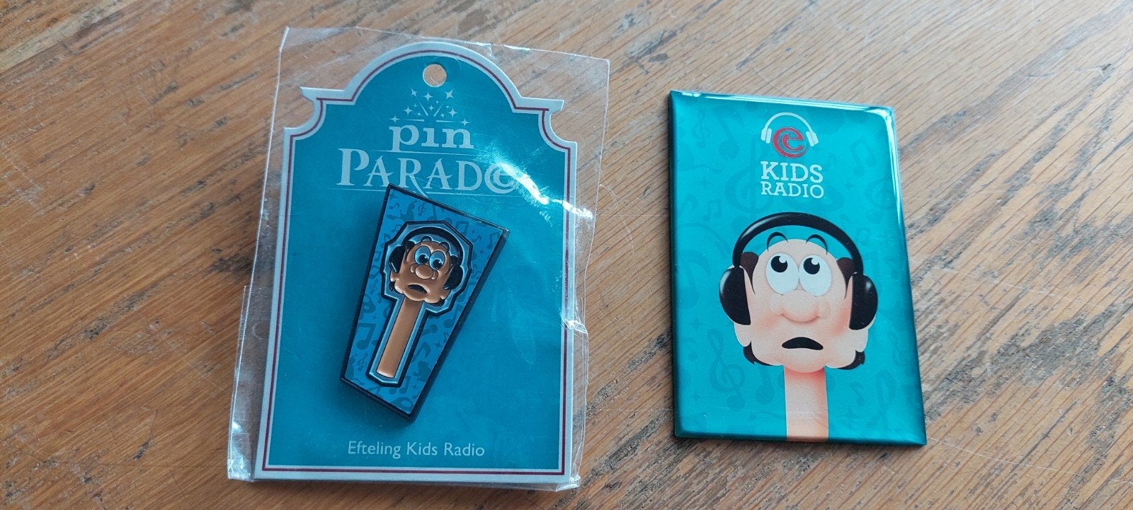 Efteling Kids Radio Pin en Magneet - Nieuw, Verzamelen, Efteling, Ophalen, Nieuw, Button of Speldje