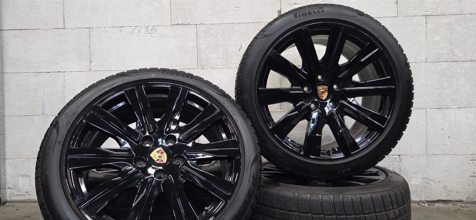 20" Porsche Taycan originele velgen winterbanden TPMS, Gebruikt, 285 mm, Banden en Velgen, V