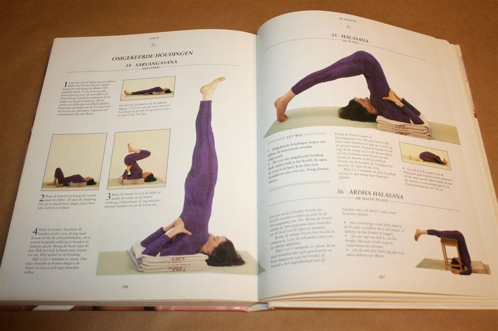 Het complete handboek voor aromatherapie massage en yoga, Boeken, Ophalen of Verzenden, Zo goed als nieuw, Overige onderwerpen