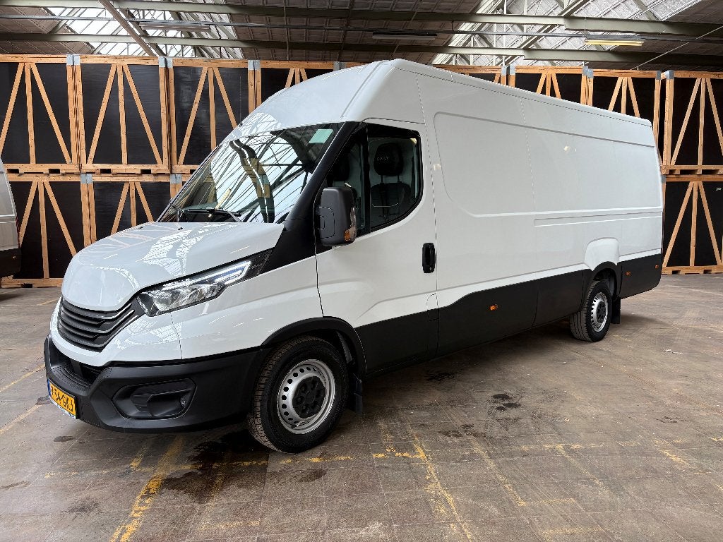 Iveco Daily 35S18 3.0D L4H2 2022, Auto's, Bestelauto's, Automaat, 2436 kg, 4 cilinders, Iveco