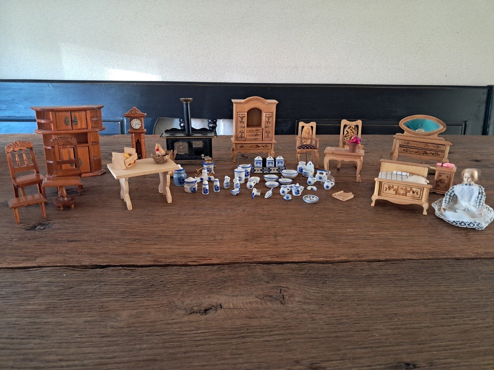 poppenhuis meubels en porseleine accessoires, Ophalen of Verzenden, Zo goed als nieuw, Poppenhuis