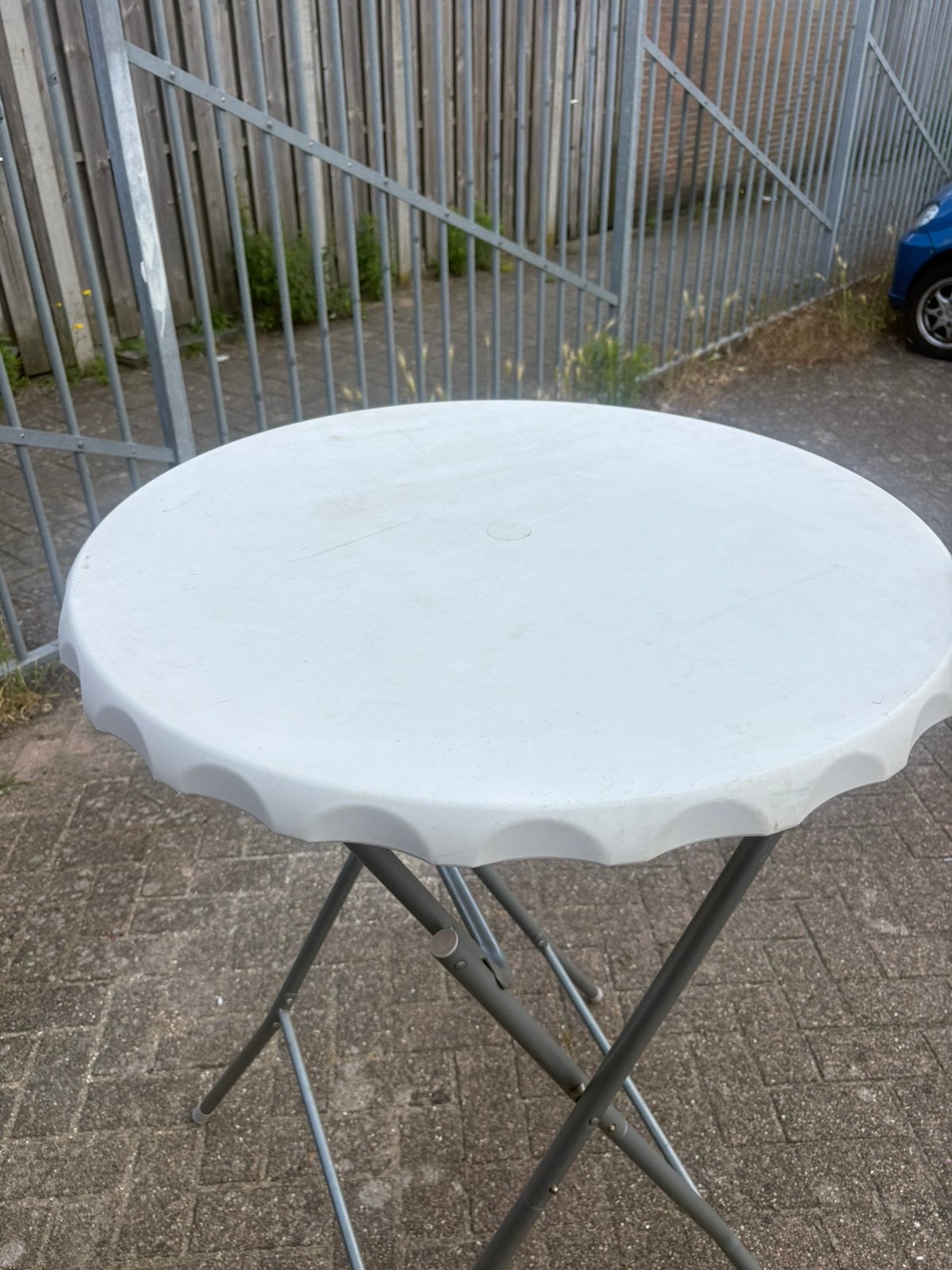 Staantafel te huur, Ophalen, Zo goed als nieuw