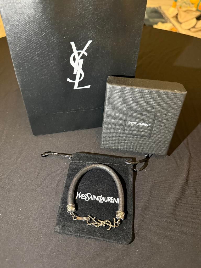 YSL Saint Laurent Armband Heren - Zwart Leer met Logo, Sieraden, Tassen en Uiterlijk, Armbanden, Ophalen of Verzenden, Nieuw, Zwart