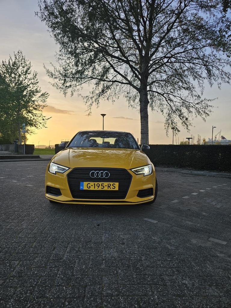 Audi A3 Sedan 2018 S-tronic Vegas Yellow 1 Owner, Auto's, Audi, 1145 kg, Euro 6, 4 cilinders, 1395 cc