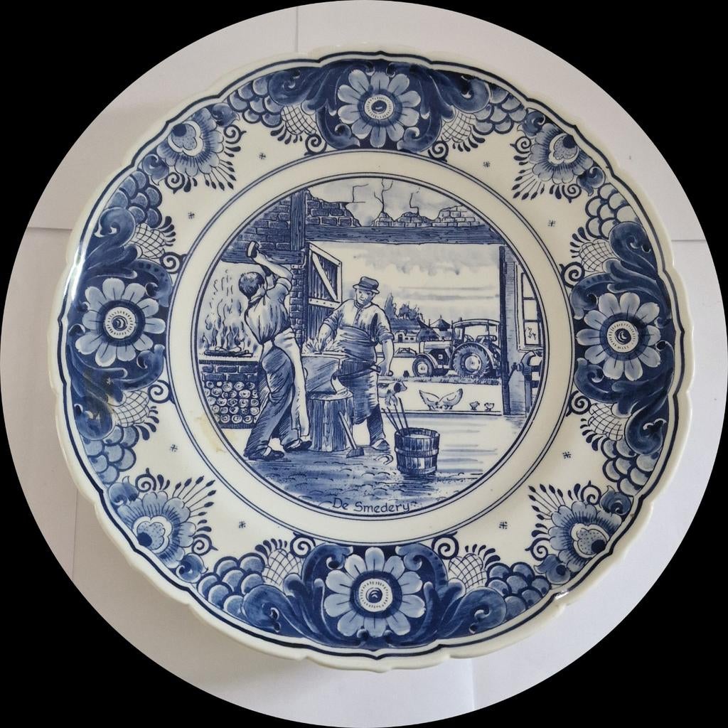 Delfts Blauw sierbord 'De Smederij' van Kramp, Antiek en Kunst, Curiosa en Brocante, Ophalen of Verzenden