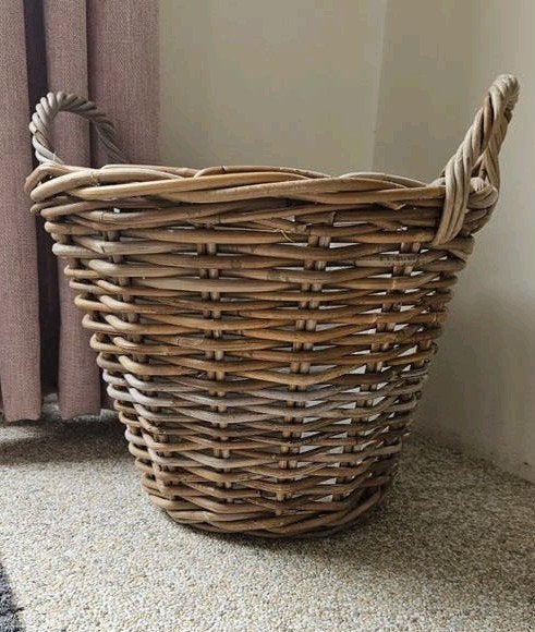 Gevlochten rieten mand met handvatten, 30 cm hoog, Huis en Inrichting, Ophalen