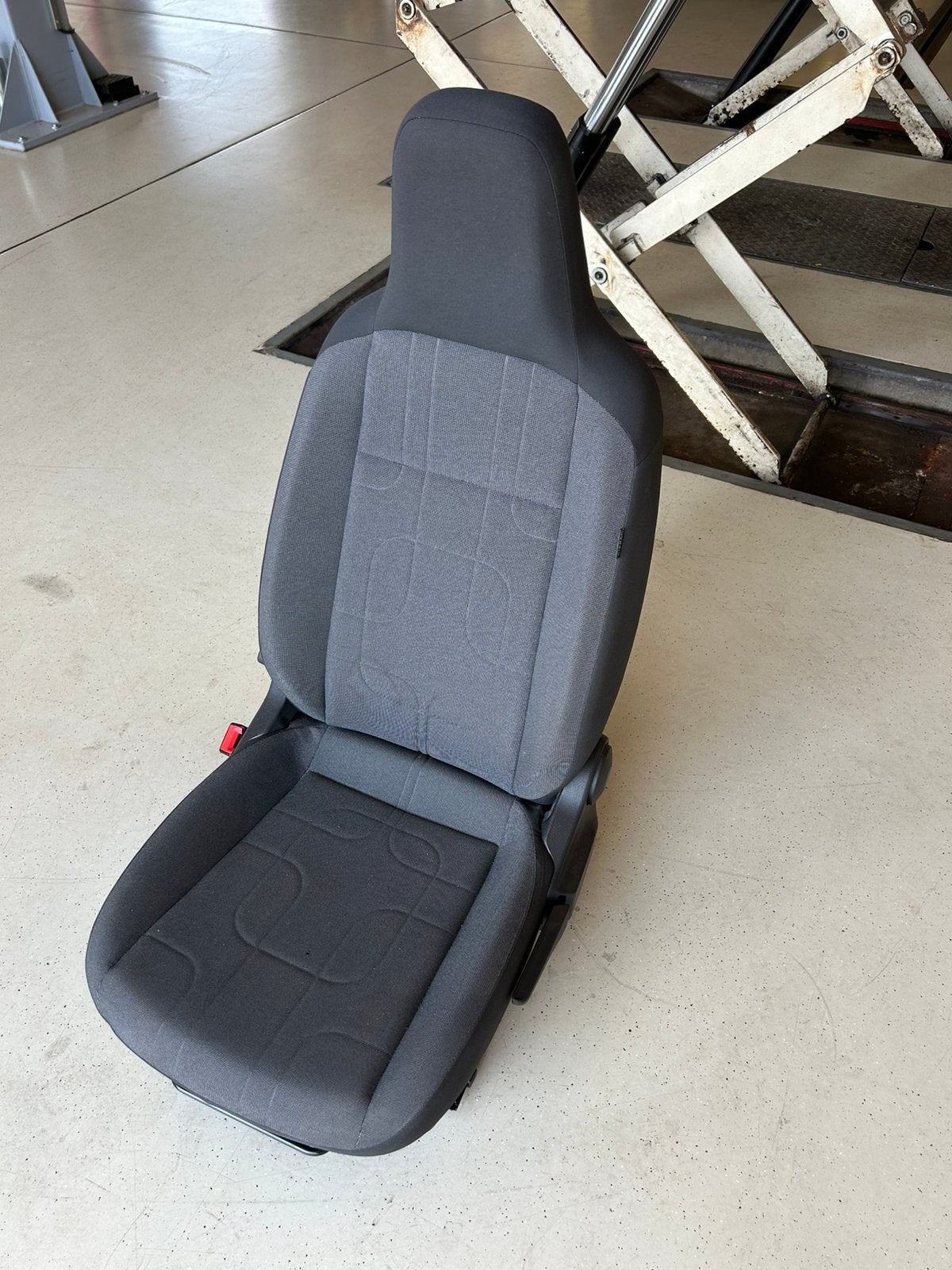 Vw up stoel links voor., Ophalen