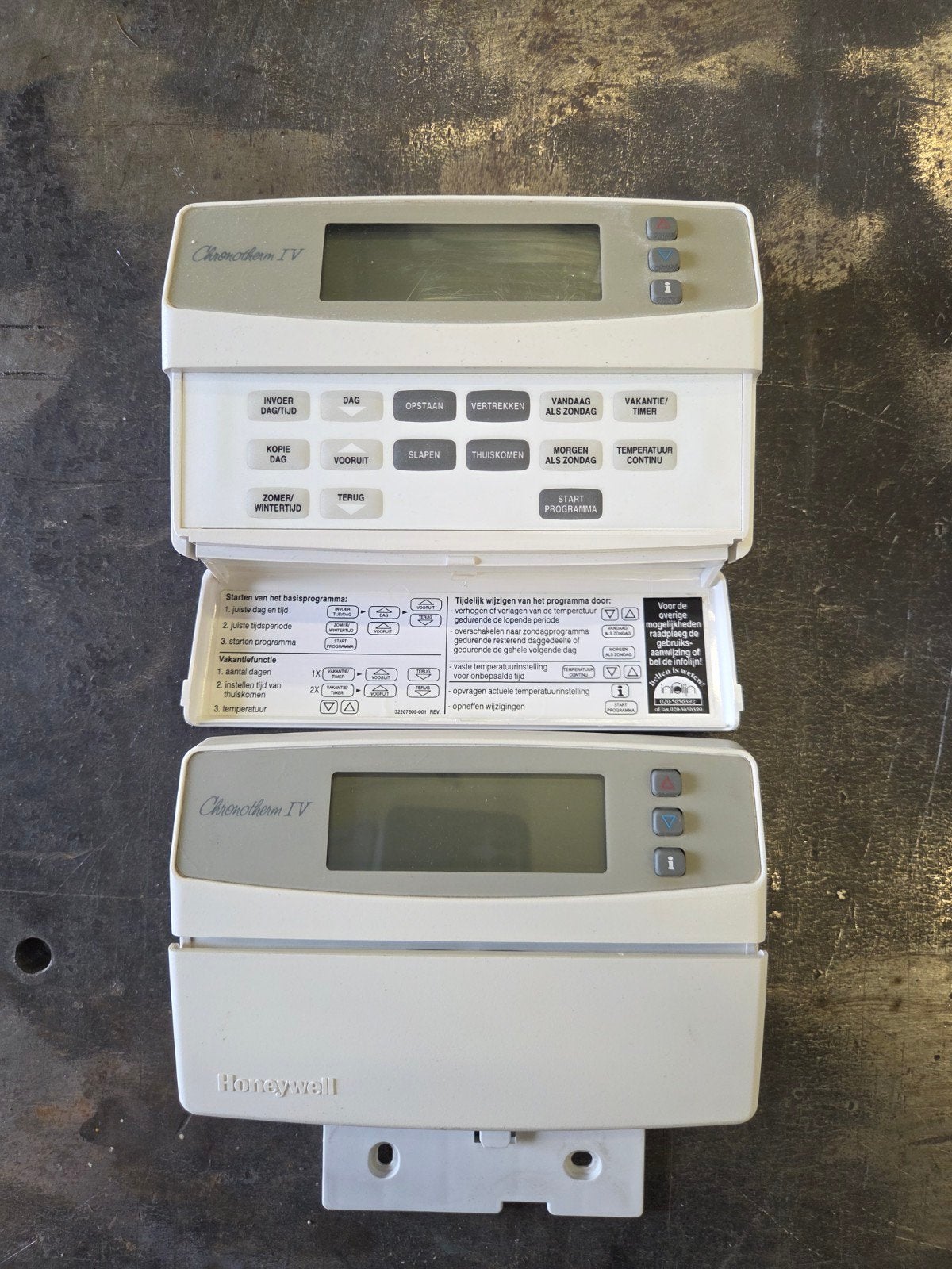 2 st. Honeywell Chronotherm IV Programmeerbare Thermo, Doe-het-zelf en Verbouw, Thermostaat, Gebruikt, Minder dan 30 cm, Verzenden