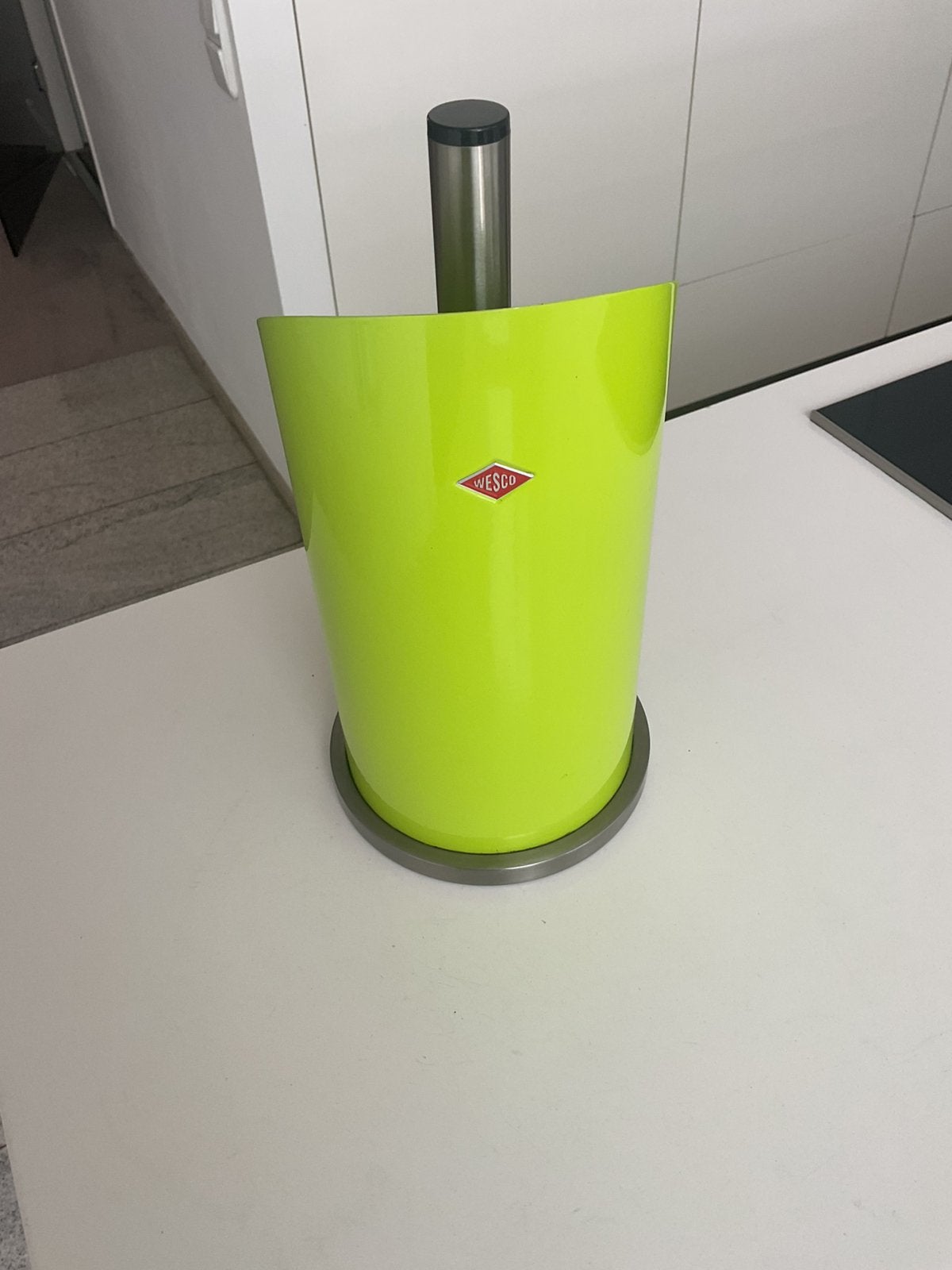 Wesco keukenrol houder in nieuwstaat, Ophalen, Zo goed als nieuw