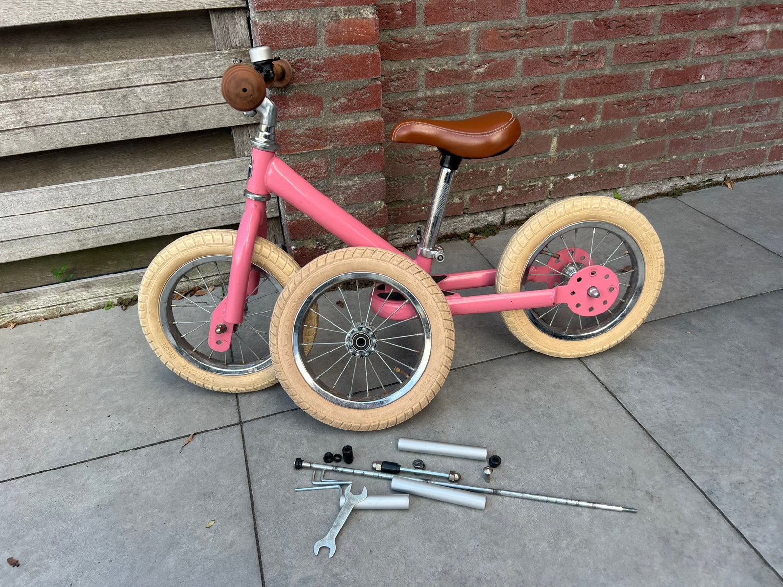 Roze trybike, Ophalen, Gebruikt, Minder dan 16 inch