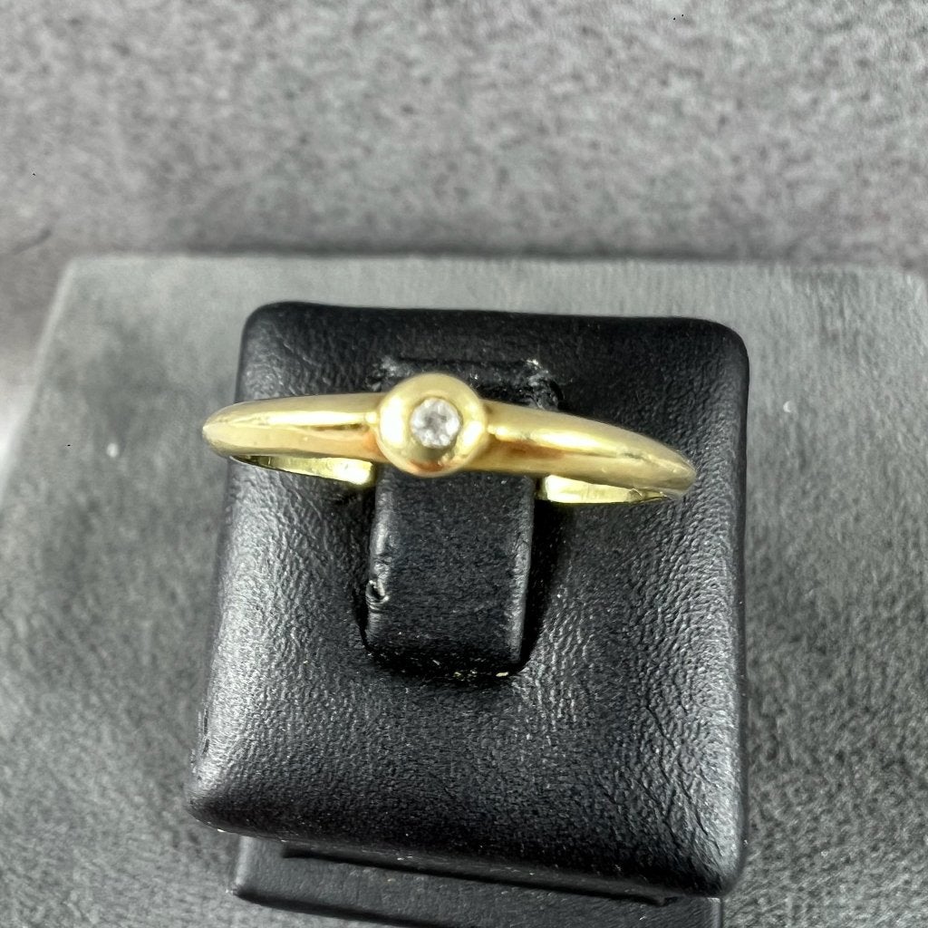 Gouden Ring | 14k | 1,43g | bandring zirkonia |mt17 | 409855, Sieraden, Tassen en Uiterlijk, Ringen, Gebruikt, Ophalen of Verzenden