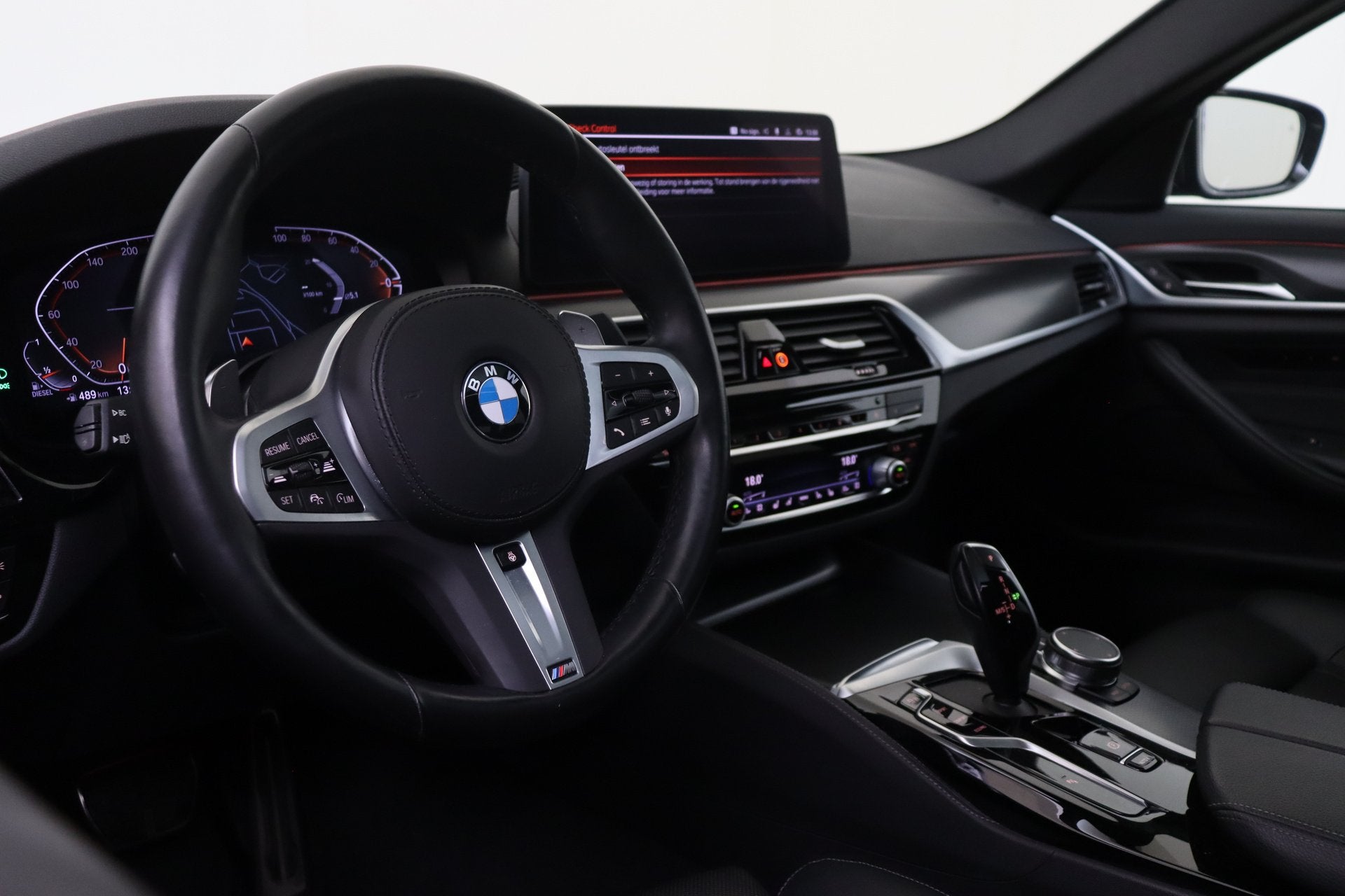BMW 5 Serie 520d M Sport Automaat / Trekhaak / Schuif-Kantel, Achterwielaandrijving, 1650 kg, Leder, Bedrijf