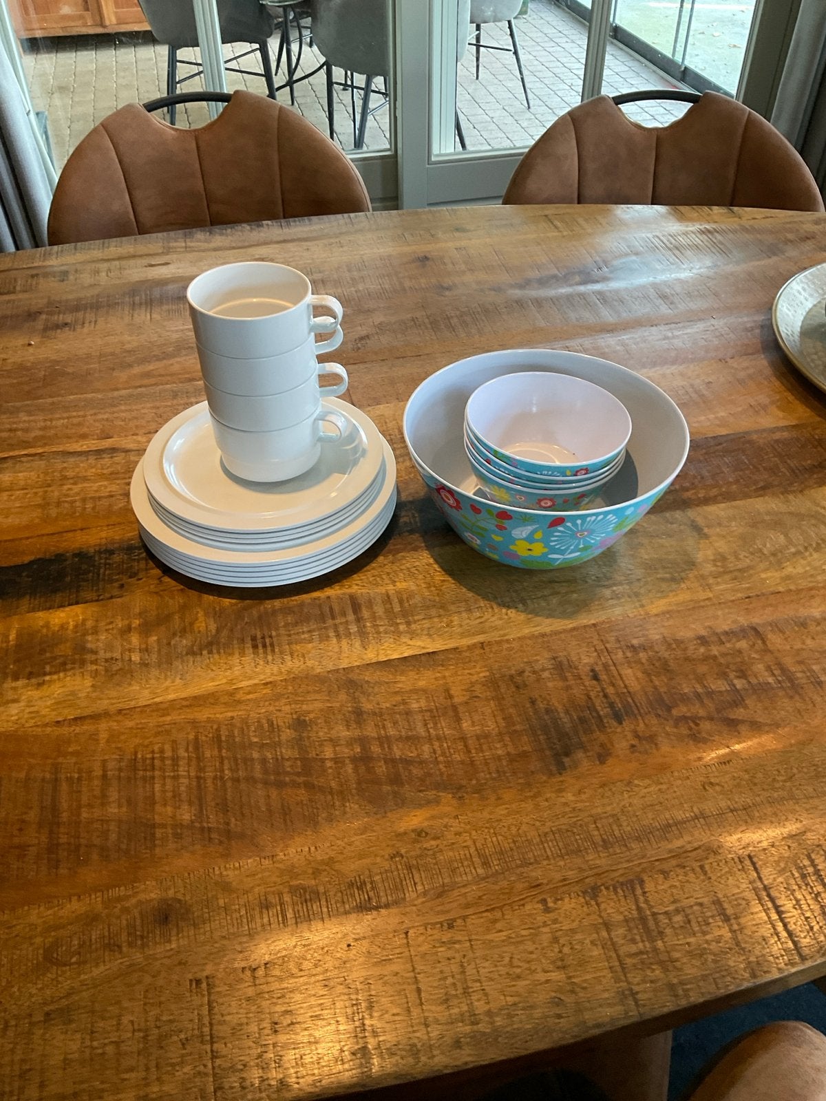 Hard Plastic Servies set: borden, soepkoppen en kommen, Ophalen of Verzenden, Zo goed als nieuw