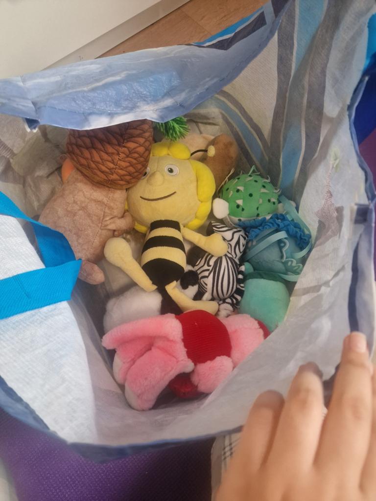 Grote zak met diverse knuffels, o.a. Maya de Bij, Gebruikt, Overige merken, Overige karakters, Overige typen