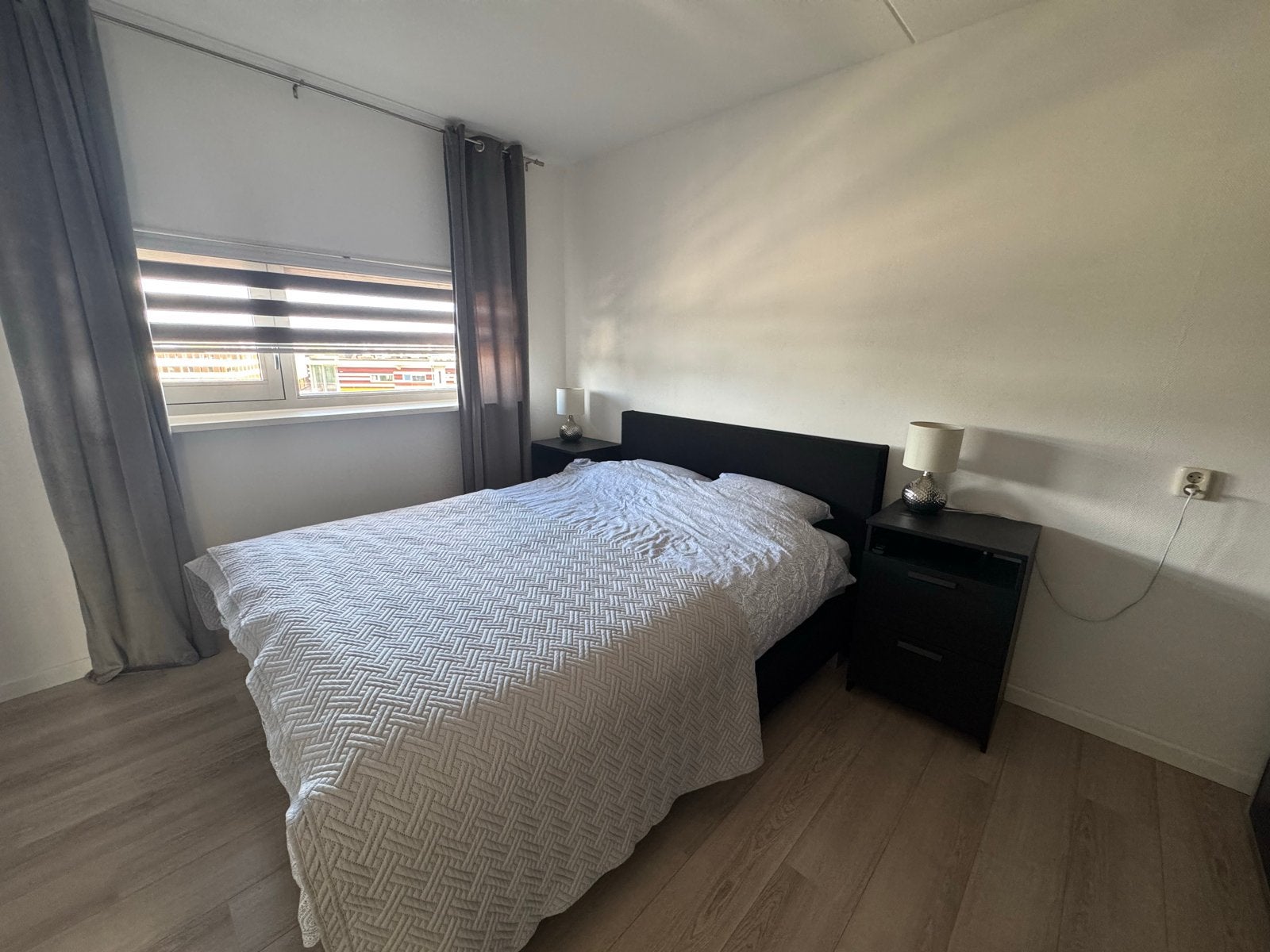 Tweepersoonsbed met nachtkastjes, Zwart, Tweepersoons, Ophalen of Verzenden, Zo goed als nieuw