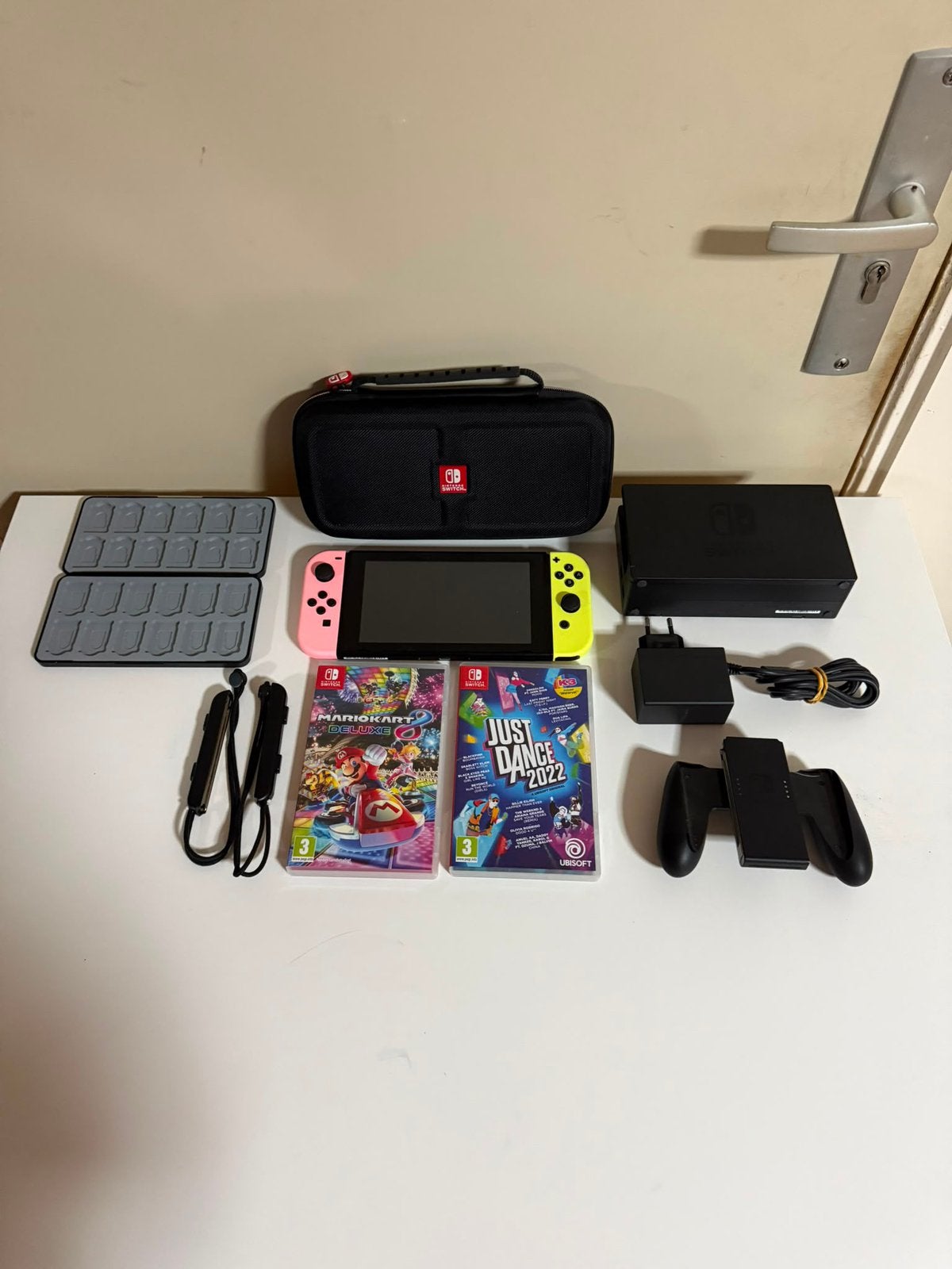 Nintendo Switch V2 2022 + Mario Kart 8 Deluxe & Accessoires, Spelcomputers en Games, Racen en Vliegen, Ophalen of Verzenden, Zo goed als nieuw