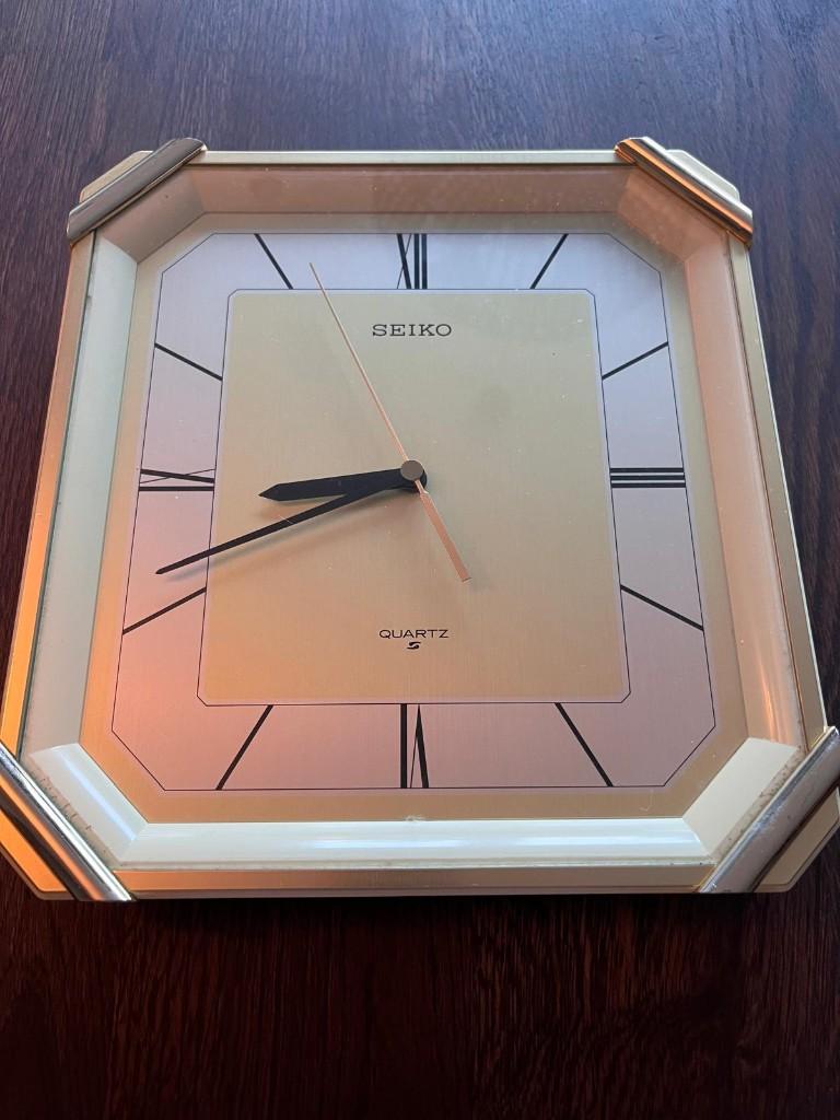 Seiko Quartz klok – wit/goud, Huis en Inrichting, Woonaccessoires | Klokken, Ophalen, Gebruikt, Analoog, Wandklok