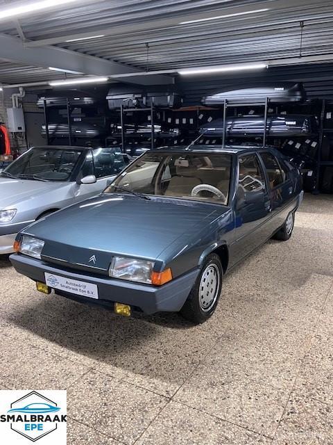 Citroen BX 1.6 TRS uit de eerste serie 1983 met APK okt 2027, Voorwielaandrijving, 94 pk, Gebruikt, BX