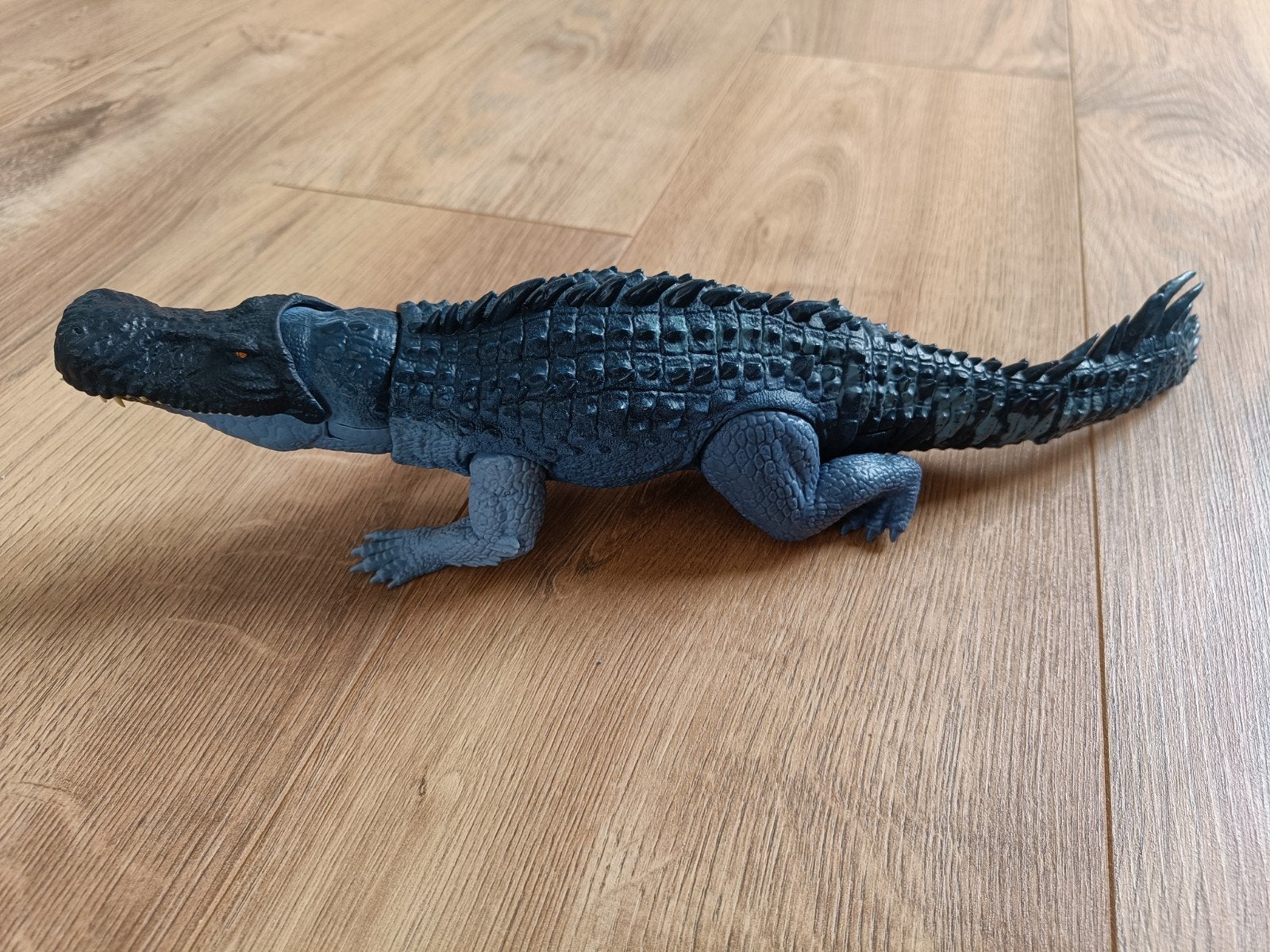 Dino Purrusaurus speelgoed met beweegbare bek en staart, Ophalen of Verzenden, Zo goed als nieuw