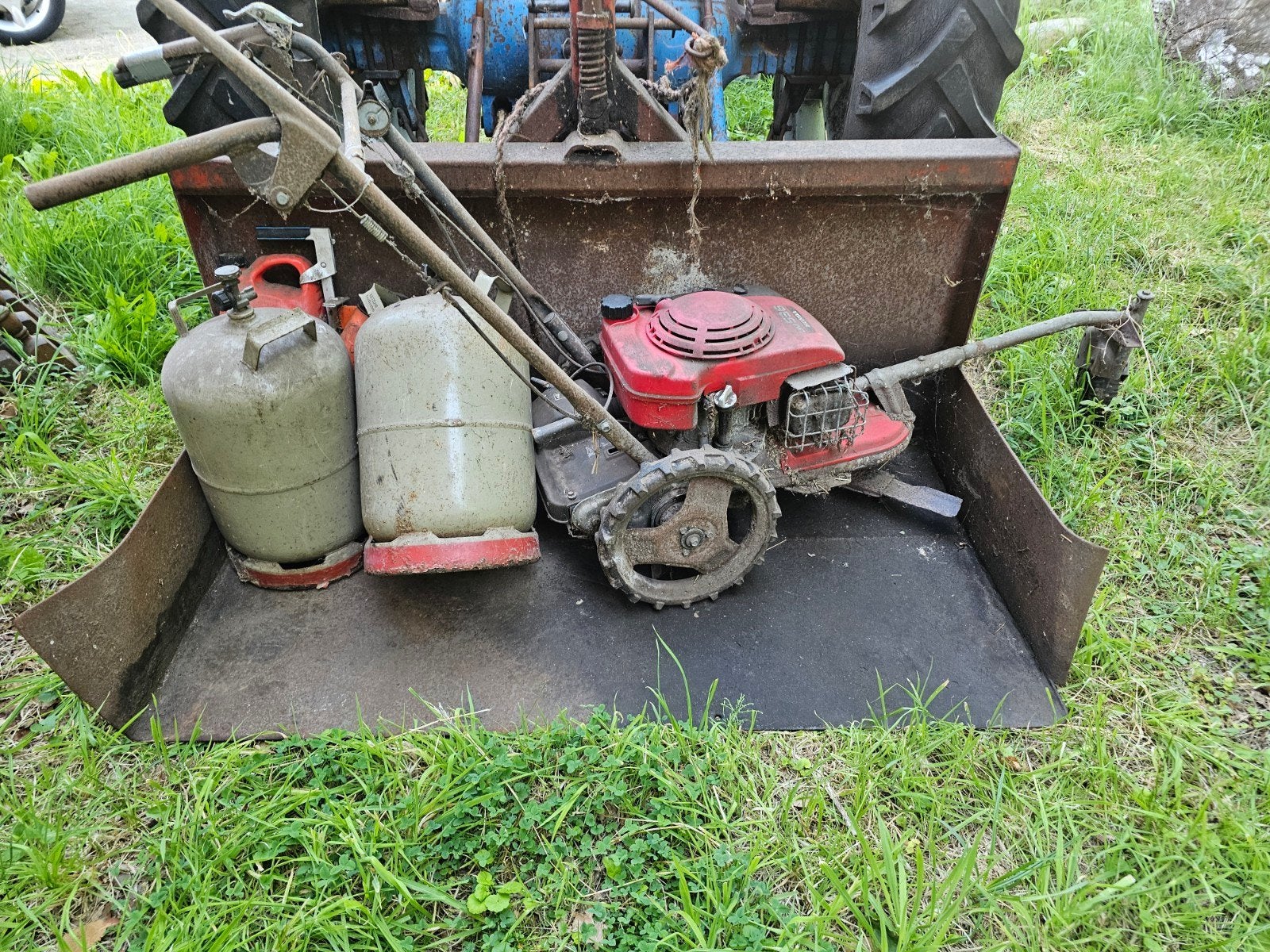 Honda grasmaaier,  grondbakje,  gasfles, .., Gebruikt, .., Ophalen