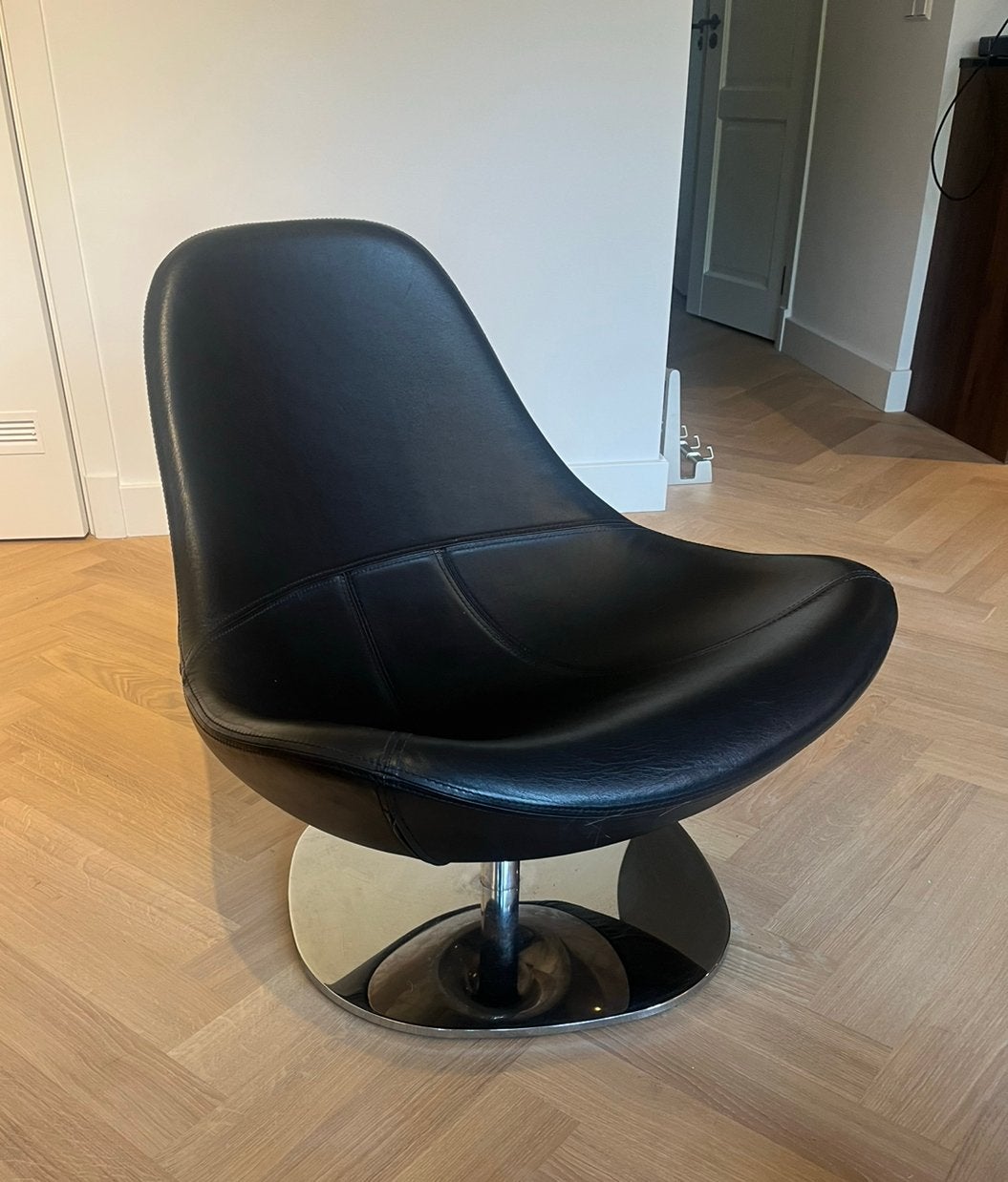 IKEA Tirup draaifauteuil, Ophalen, Zo goed als nieuw, Zwart, Eén