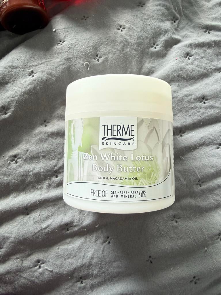 Therme Zen White Lotus Body Butter - Zijdezachte Huid, Ophalen of Verzenden, Nieuw, Bodylotion, Crème of Olie