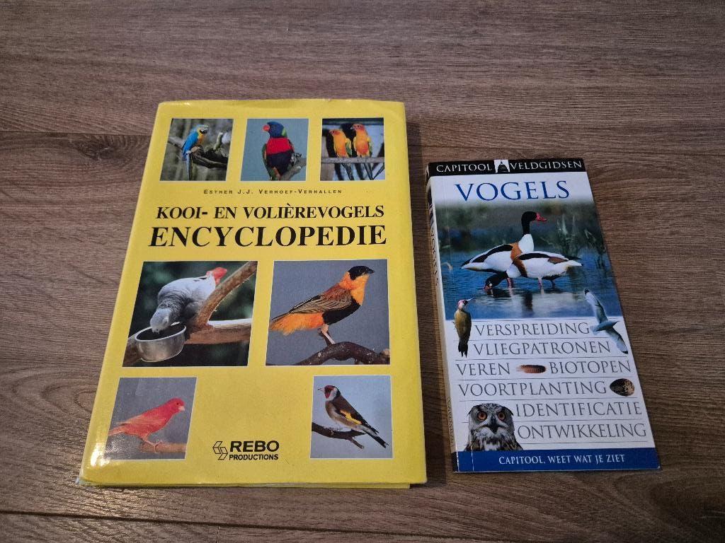Boek Kooi en Volièrevogels Encyclopedie, Ophalen of Verzenden, Gelezen, Vogels