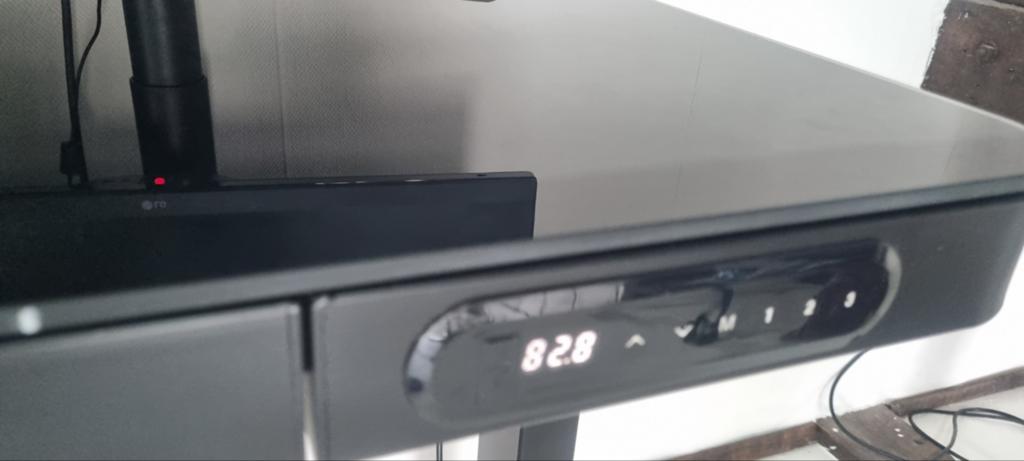 Elektrisch Zit-Sta Bureau - Super Mooi en Handig!, Huis en Inrichting, Bureaus, Ophalen, Zo goed als nieuw, In hoogte verstelbaar