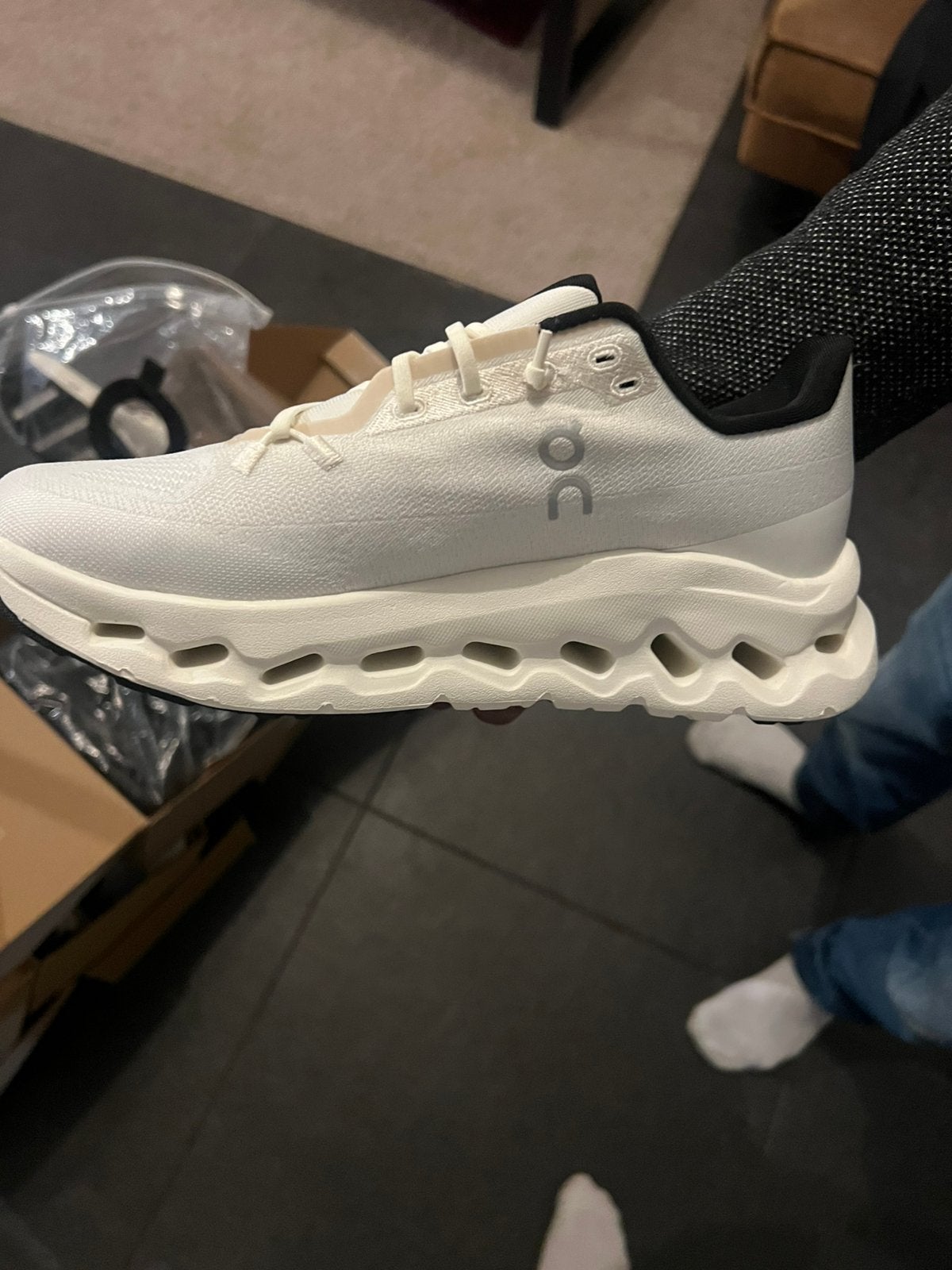 On cloud schoenen, Ophalen, Zo goed als nieuw, Zwart, Sportschoenen