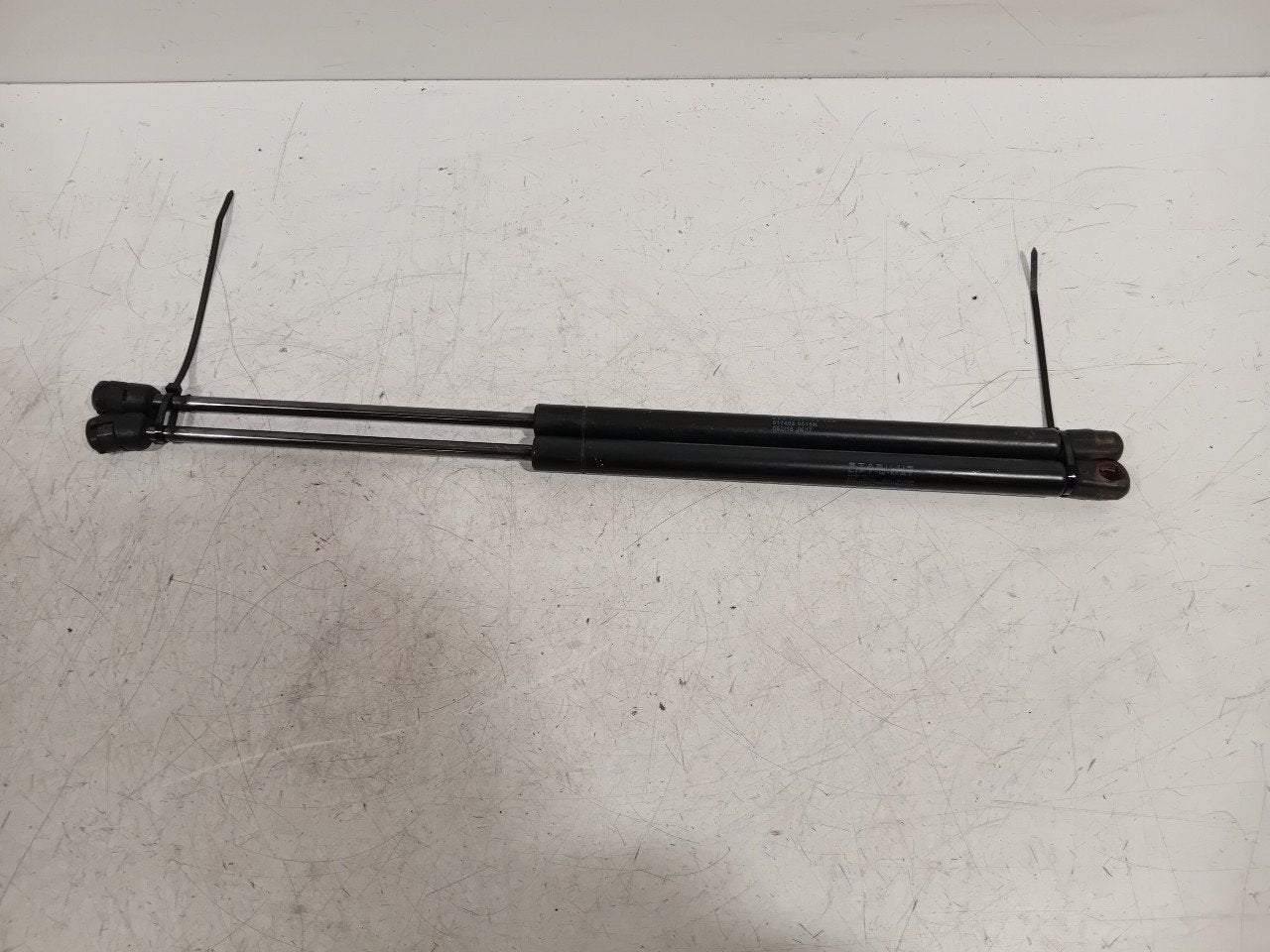 Gasdrukveerset achter Seat Leon, Onderdelen@venauto.nl, Van der Ven Autorecycling B.V., Gebruikt, Ettenseweg 76, 4706 PB Roosendaal, The Netherlands