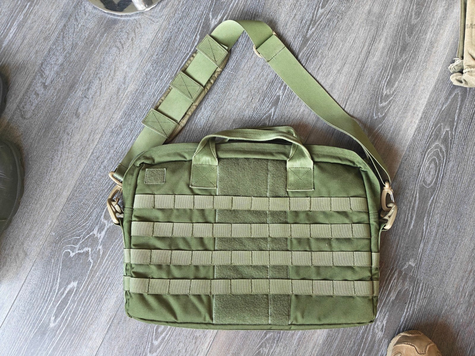 Groene Tactische Schoudertas/Laptoptas, Overige merken, 40 cm of meer, Ophalen of Verzenden, Zo goed als nieuw