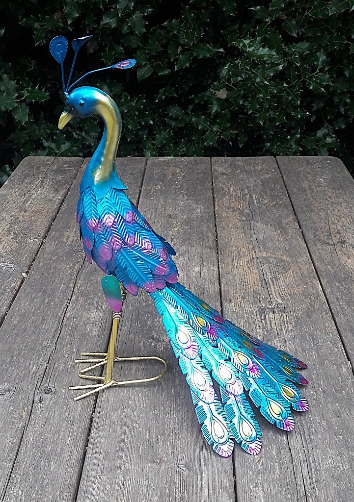 Kleurrijke metalen pauw decoratie, 40 cm hoog, Tuin en Terras, Ophalen of Verzenden, Nieuw, Metaal, Dierenbeeld
