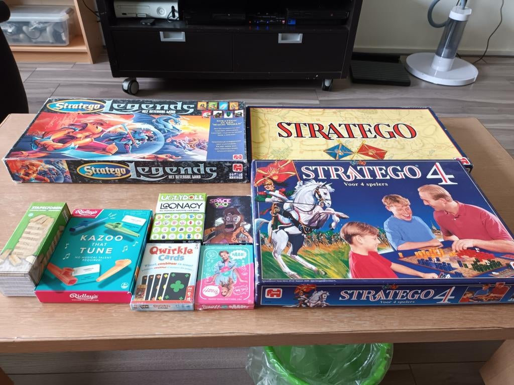 Diverse bordspellen: Stratego, Qwirkle, Uglydoll en meer!, Vijf spelers of meer, Ophalen, Gebruikt, Diverse