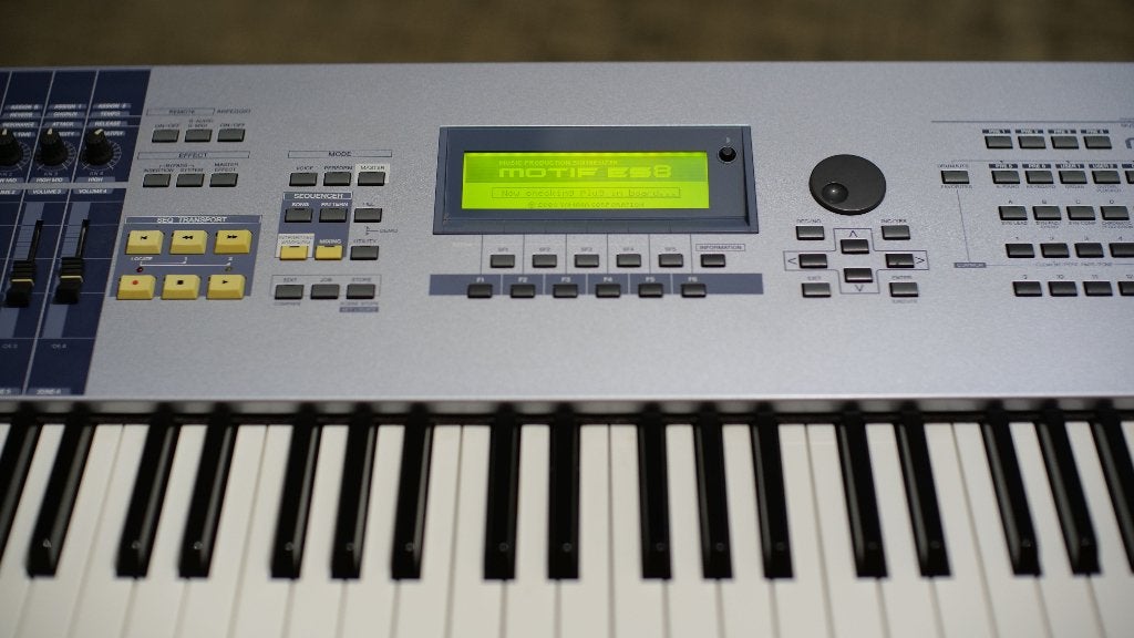 Yamaha MOTIF ES8 met softcase, Muziek en Instrumenten, Keyboards, Ophalen, Gebruikt, 88 toetsen, Yamaha