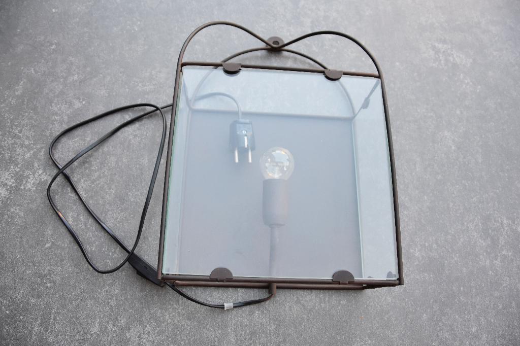 Wandlamp in lantaarnuitvoering voor binnen - Amedi, Huis en Inrichting, Lampen | Wandlampen, Ophalen, Gebruikt, Glas