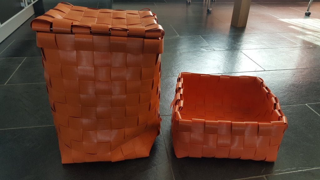 Plastic gevlochten oranje manden, Kunststof, Gevlochten, Mand, Vierkant