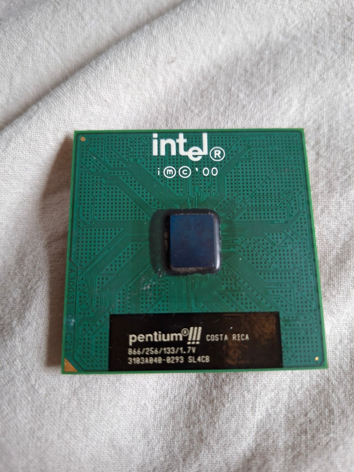 Intel Pentium III 866MHz Processor SL4CB, Gebruikt, Minder dan 2 Ghz, Ophalen of Verzenden, Onbekend (waarschijnlijk Socket 370)