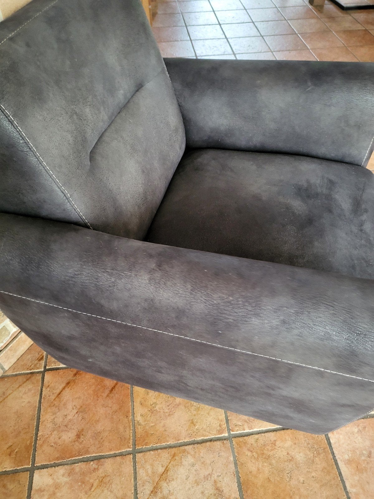 Te koop grijze stoffen stoel in prima staat, Huis en Inrichting, Ophalen, Zo goed als nieuw, Eén, Stof