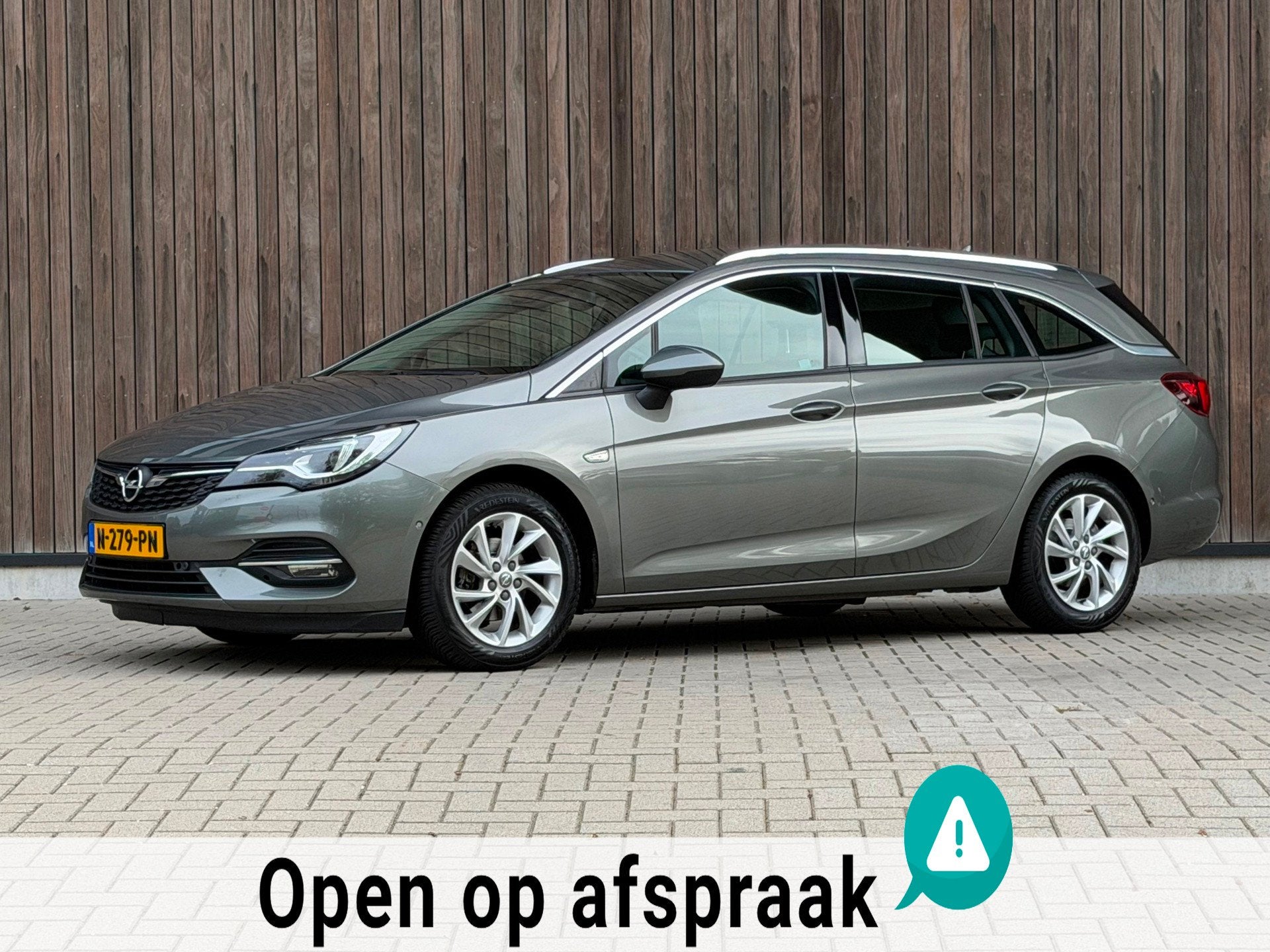 Opel Astra Sports Tourer 1.2 Ultimate / Winterpack / Trekhaa, Voorwielaandrijving, Handgeschakeld, 660 kg, 66 €/maand