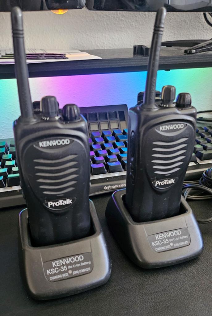 Kenwood Portofoons ProTalk met Headset en Opladers, Gebruikt, Info@kenwood.com, Ophalen of Verzenden, Kenwood