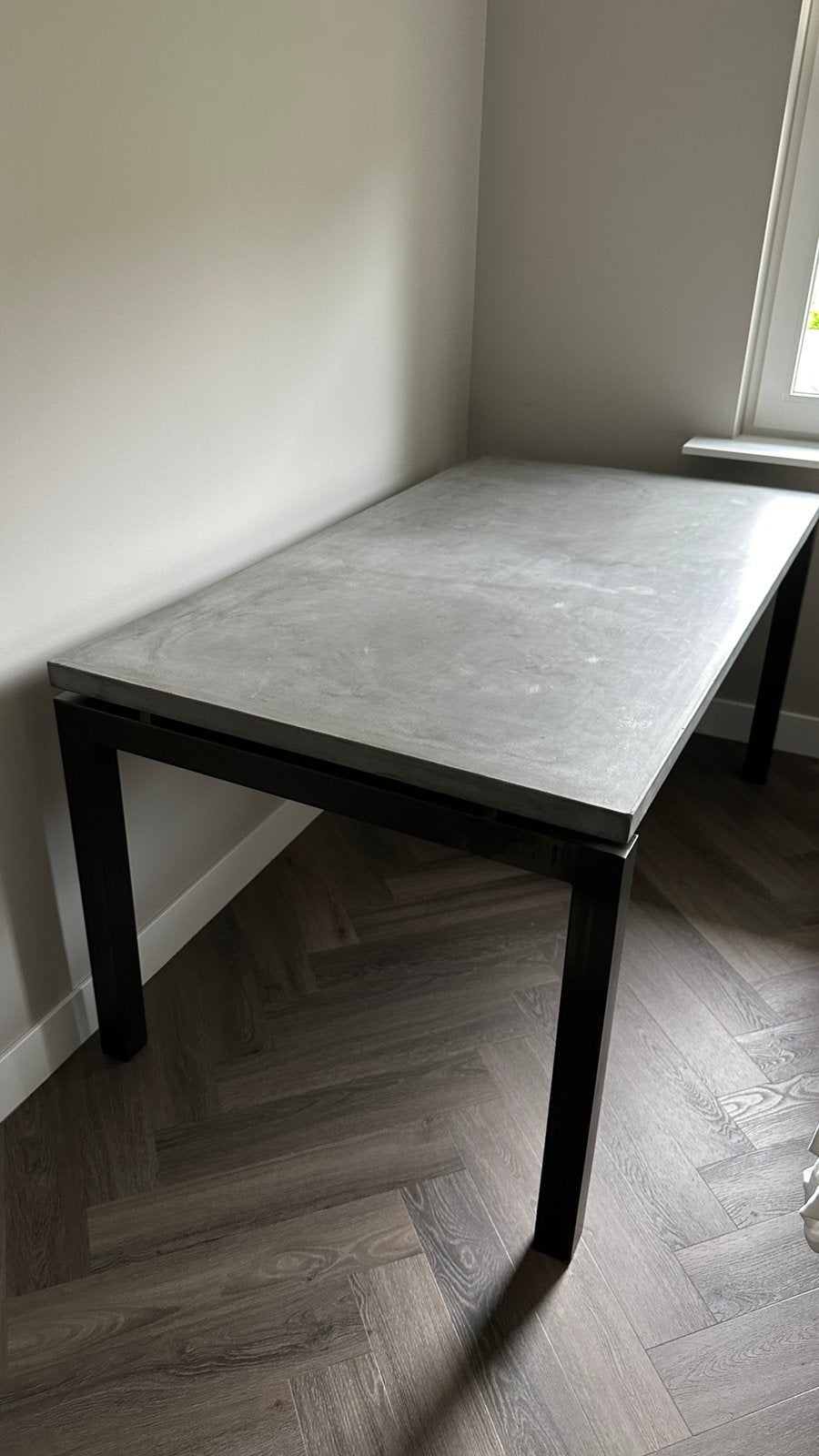 Eettafel beton, Ophalen, 50 tot 100 cm, Zo goed als nieuw, 150 tot 200 cm