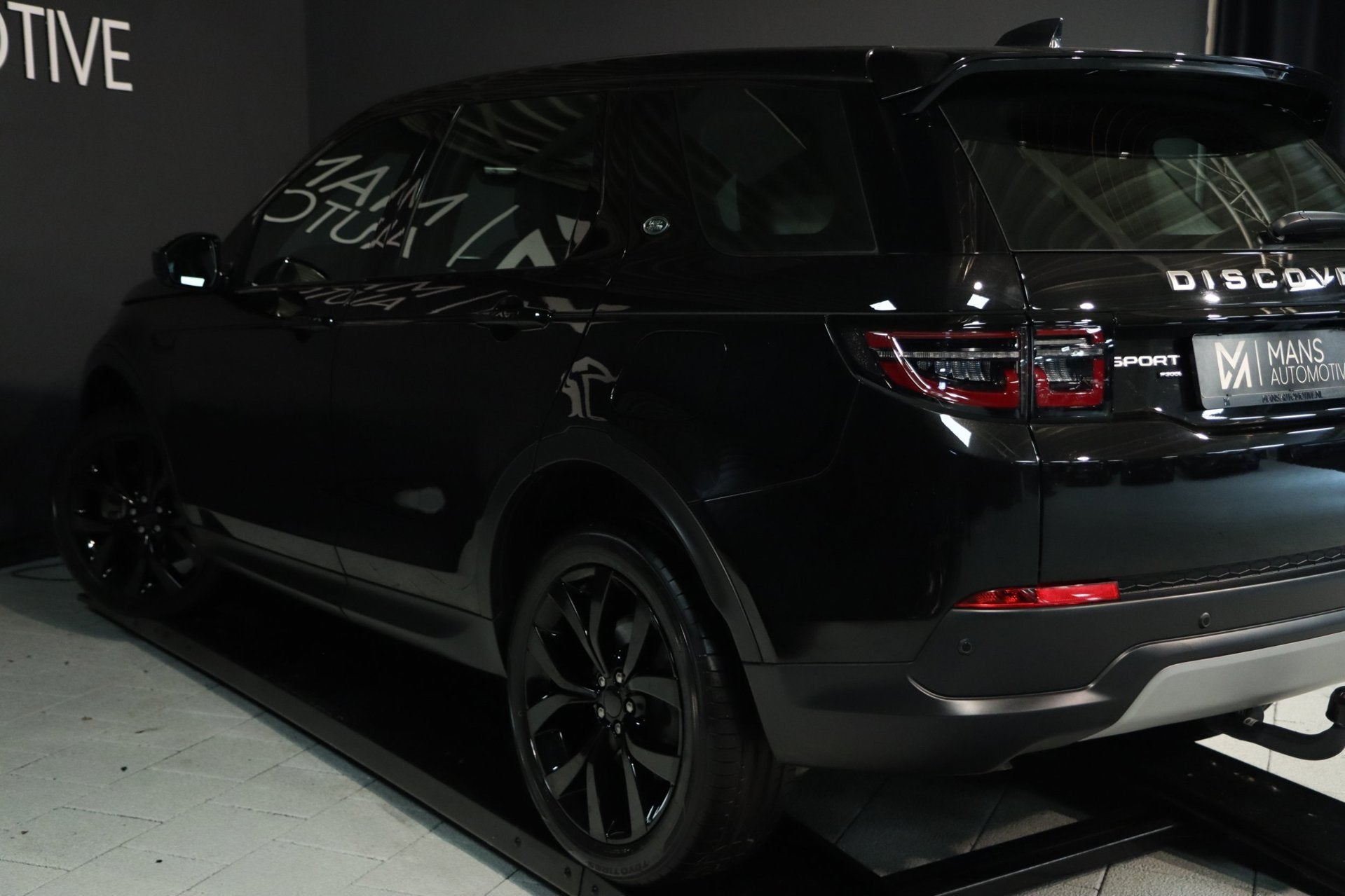 Land Rover Discovery Sport P300e 1.5 R-Dynamic SE / MEMORY /, Auto's, Automaat, 1497 cc, Gebruikt, Zwart