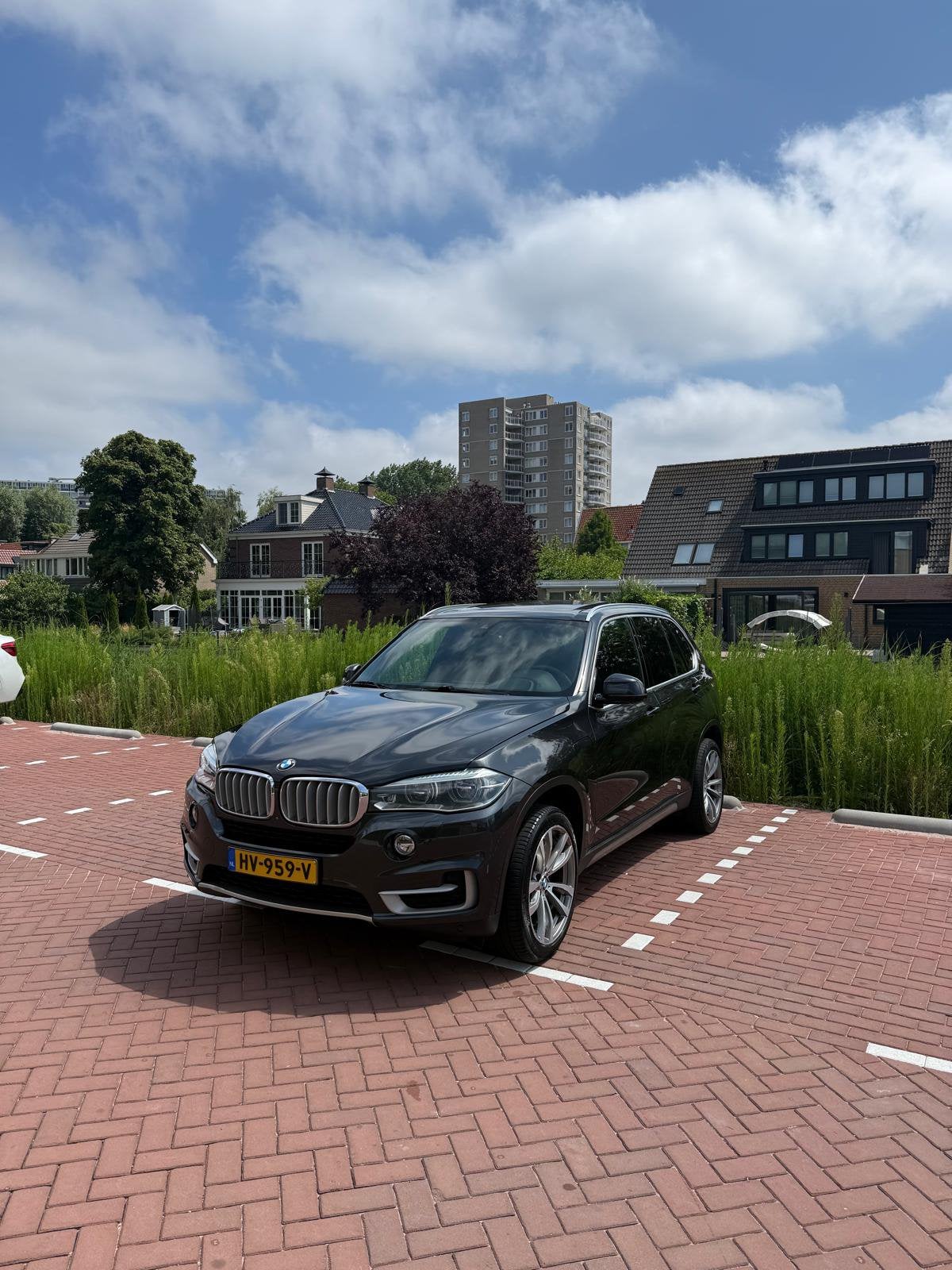 BMW X5 Xdrive 40E Plug-in Hybr Aut8 2015 Grijs, Auto's, X5, 4 cilinders, Zwart, Bruin