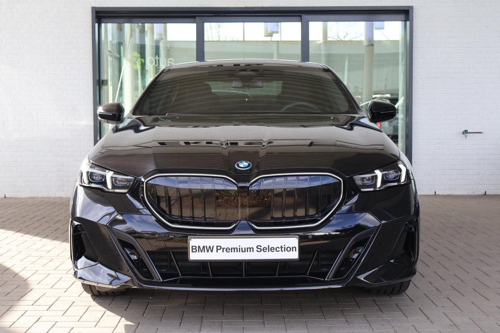 BMW i5 eDrive40 | Cruise Control Adaptief met Stop&Go | Glaz, Automaat, 2095 kg, Achterwielaandrijving, 510 min