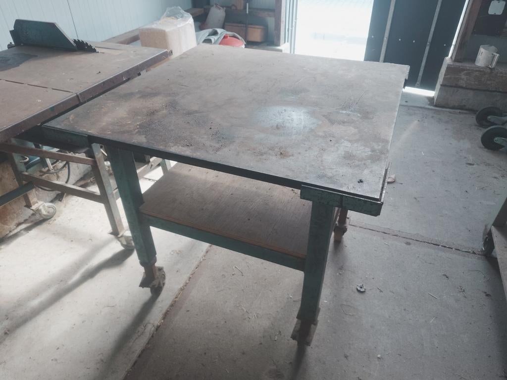 Robuuste lastafel op wielen - 100x100x95 cm, Ophalen