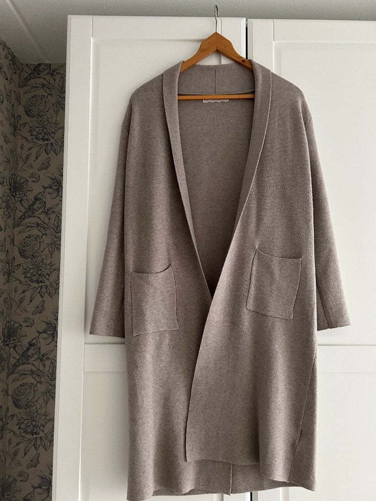 Lange vest, Kleding | Dames, Truien en Vesten, Verzenden, Gedragen, Maat 38/40 (M), Beige