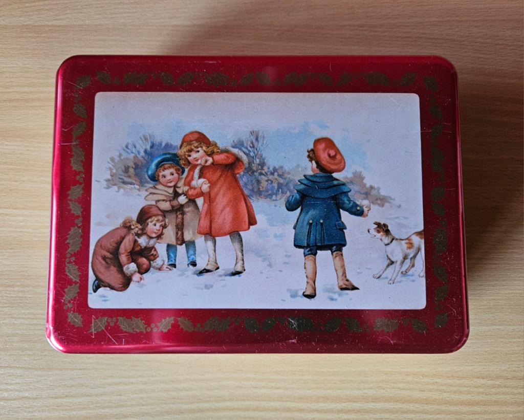 Blik met afbeelding van spelende kinderen in de sneeuw, Ophalen of Verzenden, Gebruikt, Overige, Overige merken