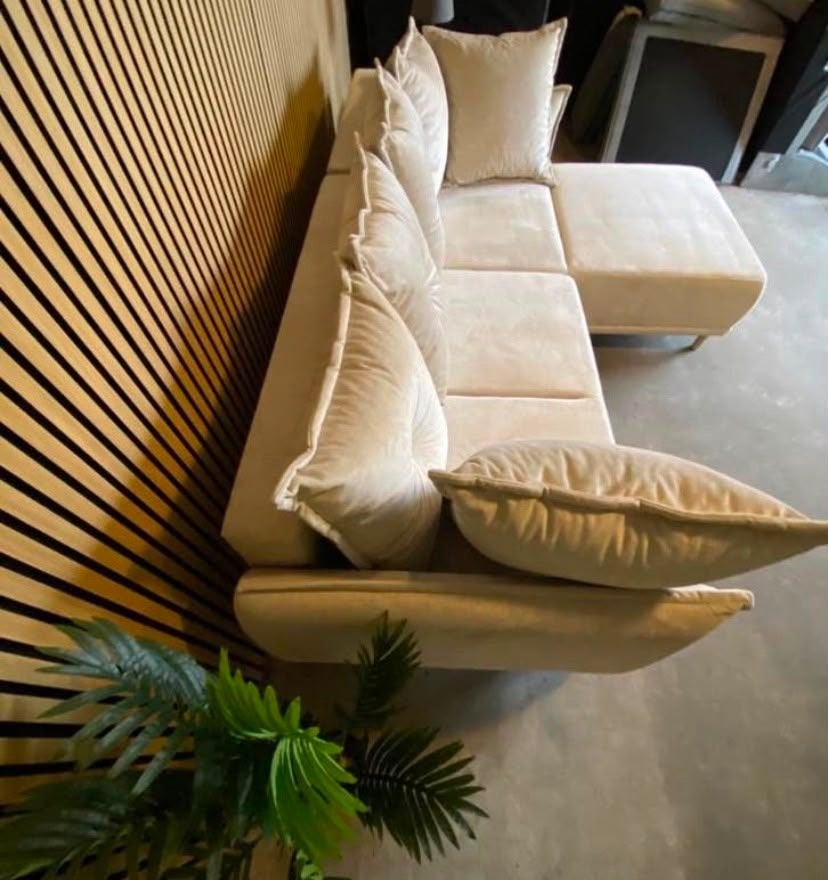 !!ACTIE!! BEIGE VELVET HOEKBANK, IN PRIJS VERLAAGD, Huis en Inrichting, Banken | Bankstellen, MODERN, Verzenden, Hoekbank, 150 cm of meer