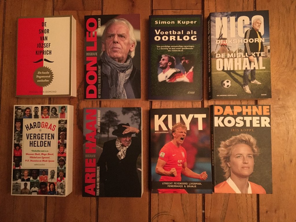 voetbalboeken- Diversen ( 8 stuks ) o.a. Kuyt,Arie Haan,etc., Ophalen of Verzenden, Zo goed als nieuw, Balsport