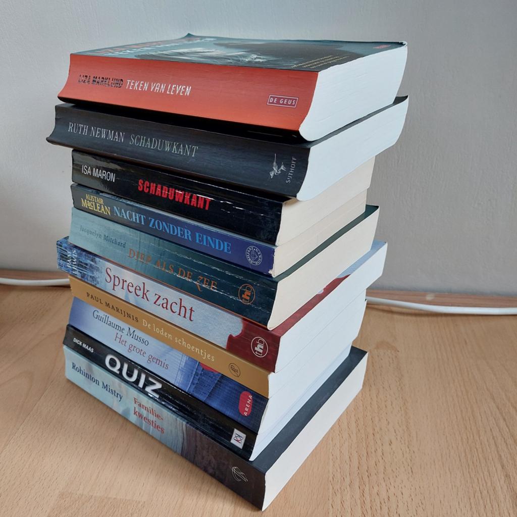 Diverse romans en thrillers, Boeken, Romans, Gelezen, Europa overig, Ophalen of Verzenden